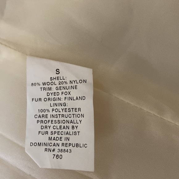 GUC 80% wool with real rabbit 🐇 collar. - Picture 3 of 5